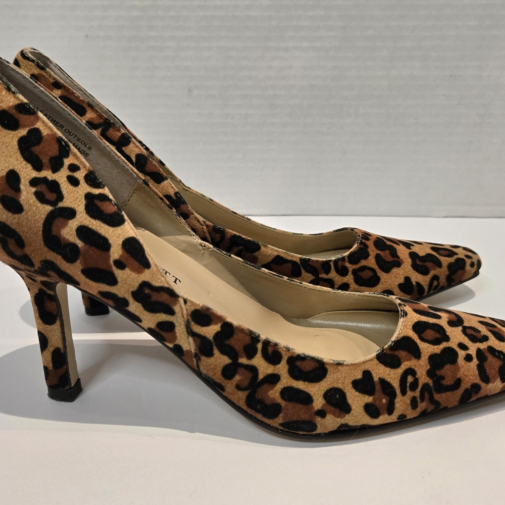 Karen Scott Leopard Print Women's Heels - Picture 3 of 7